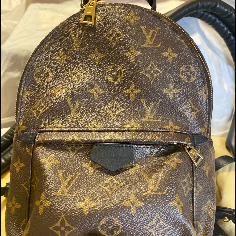 Sold ❣️❣️🌺 Louis Vuitton Palm Spring PM🌺 stunning